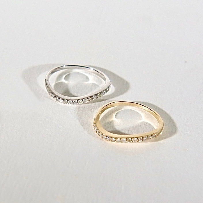 Curveous Diamonds Ring