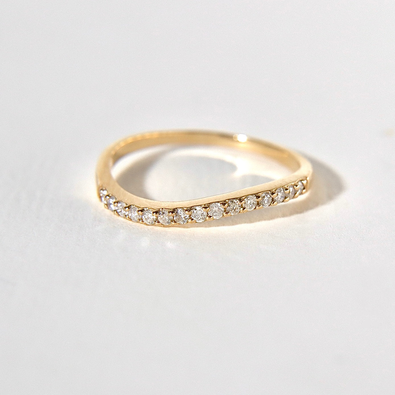 Curveous Diamonds Ring