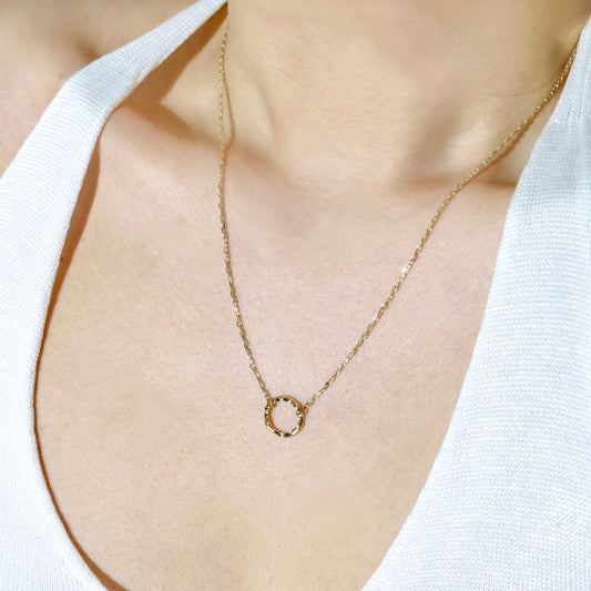 Wavy Circle Pendant  Necklace